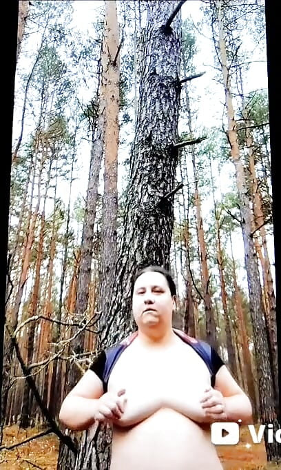 Aked en el bosque un salvaje provocación al aire libre