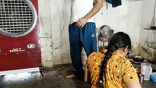 Ateşli seksi üvey kız kardeşin üvey erkek kardeşinin arazisinden üvey kız kardeşinin evde yalnızken eğlenceli seksi Hintçe ses
