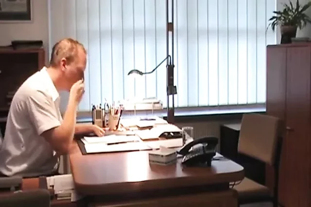 Mature bbw fucking in the office