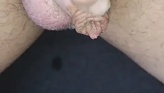 Emma için küçük fasulyemi titretiyorum