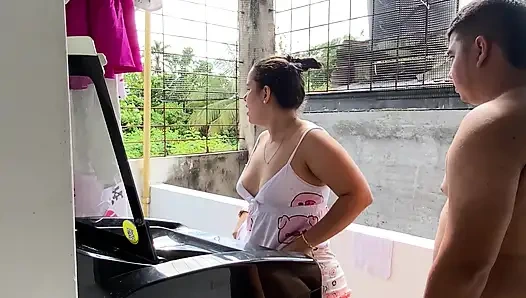 Мачеха занимается сексом с пасынком, когда отчим отчим нет дома