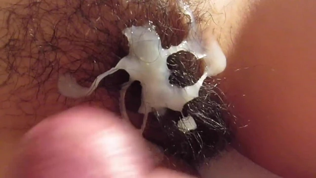 HAIRY PUSSY CUMSHOT