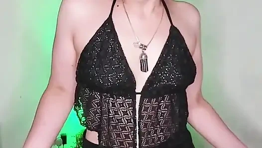 Я заставляю моего куколда выбрать стринги, чтобы я могу трахнуть другого мужчину!!