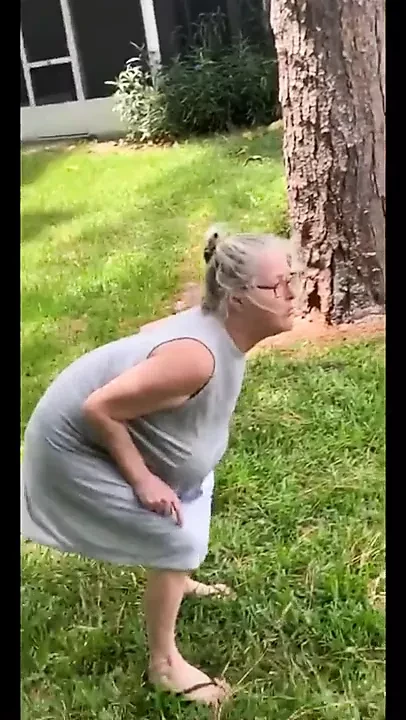 Saggy Tits Braless Granny: Big Tits Porn