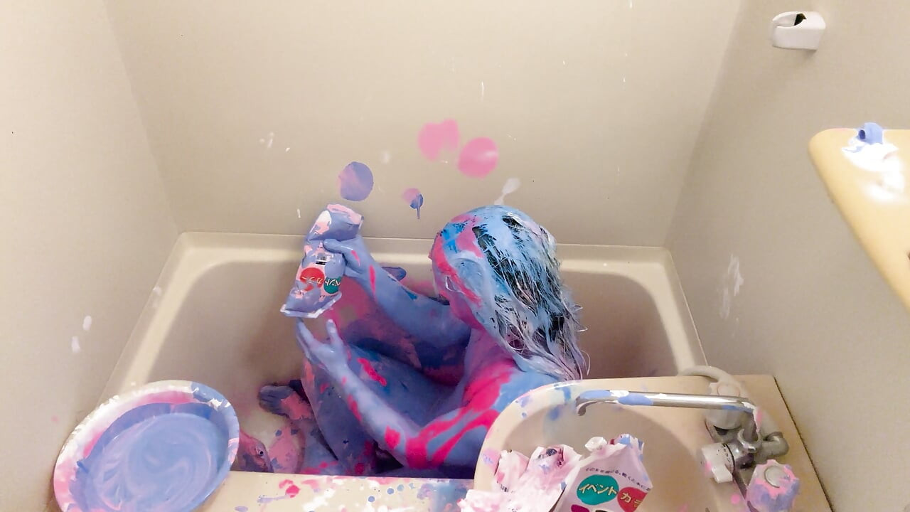 WET&MESSY Messy Play: Covered in Paint by a Boy 2