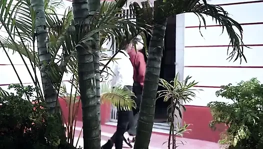 Adik tiri dibiarkan duduk di pangkuan