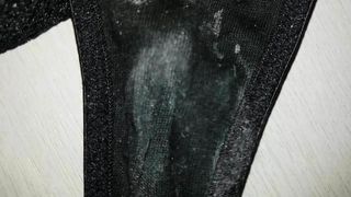 Thong hitam saya yang dipergunakan kotor