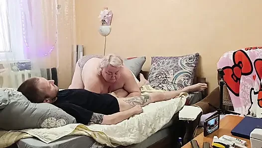 I Love It When My Mother-in-law Gives a Blowjob and Sucked Every Last Drop of Cum Out of My Dick
