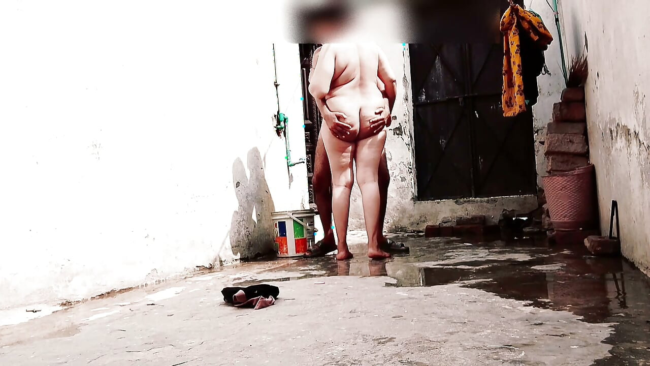 Aaj fuddi marwane ko bahut Dil Kiya Dil thoda sa andar Gaya to Dard