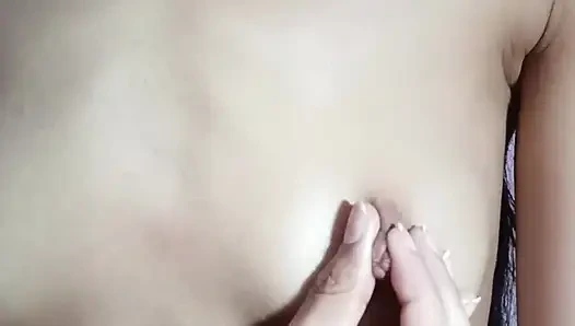 Gadis india lagi asik fingering memek beceknya sampai toketnya menggoda