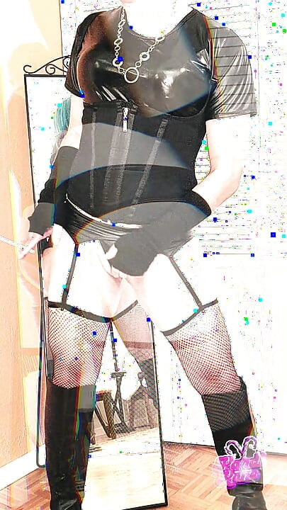 Seksowny Shemale Kandi Kane Lateks i Skórzane Buty Strip PMV