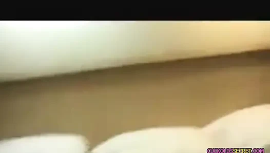 Cuckolds Secrets - banci menonton istri di threesome