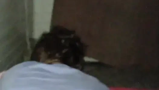 Aku datang dan dia terus duduk