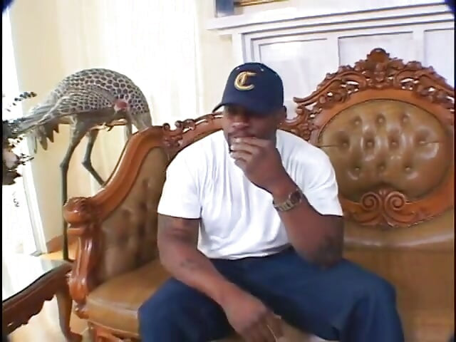 Big Black Stud pieprzy pokój gorących białych blondynek