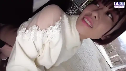 Wet-Mark блуждает, как она оставляет мерцающий шаловливый след там, где она обнажает себя 2/3