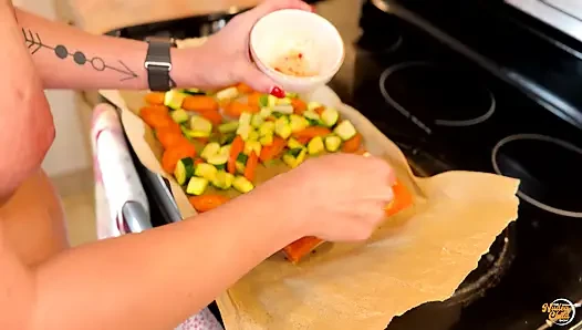 Çıplak yemek pişirme gösterisi - slammin' salmon