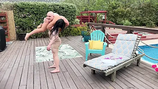 Обнаженный лифт и переноска с участием Nadia White и Baxxx