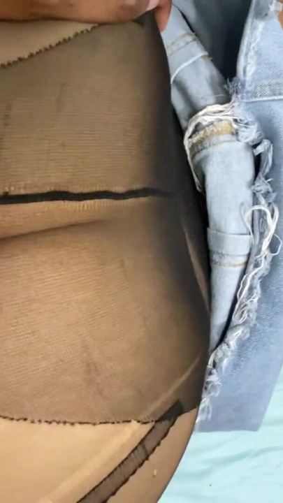 Neighbor while chatting is penetrated by her best friend | Clip 1