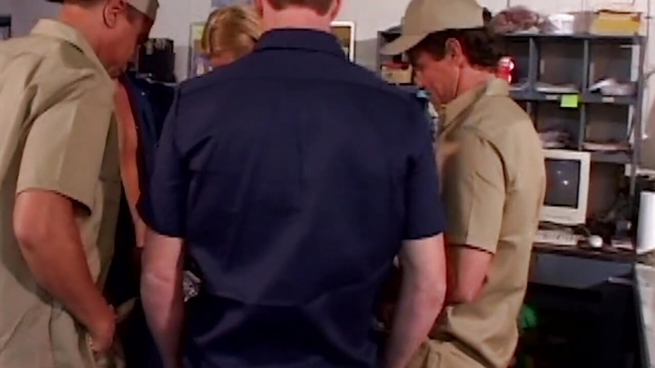 Groupies - تدفئة خاصة خلف الكواليس