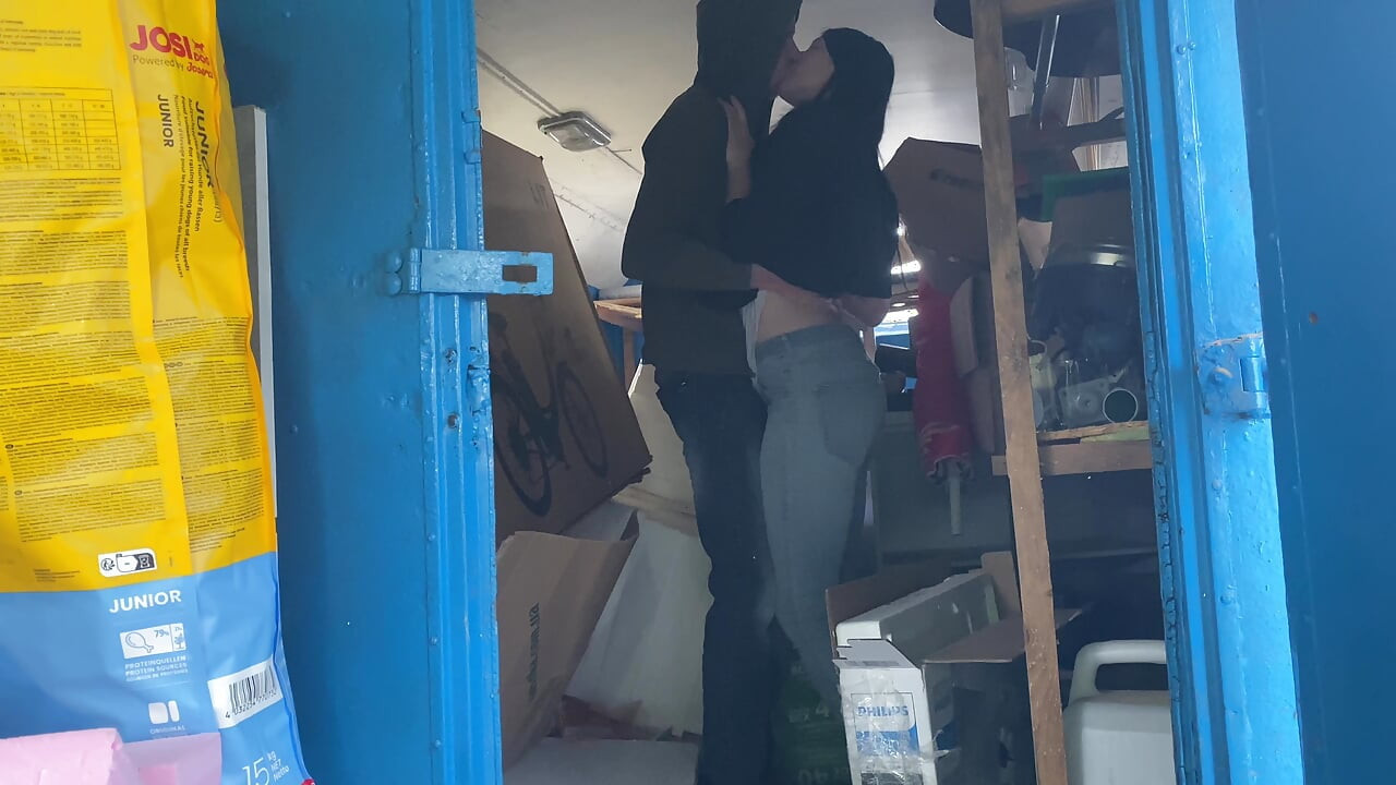 A warehouse worker fucked the manager hard right there on the boxes and put her in her place