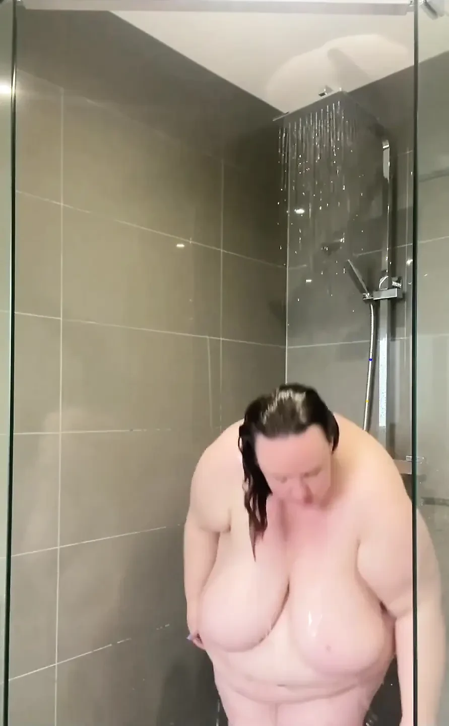 在淋浴时散步只是以不同的方式
