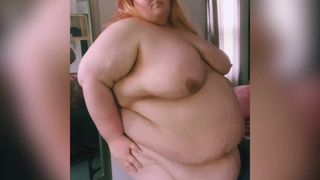 Жиробасина показывает странное тело с толстым телом