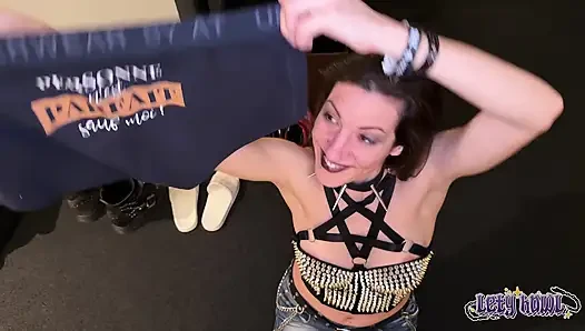 Lety Howl'un Maceraları, Bölüm 11: Xbiz Los Angeles