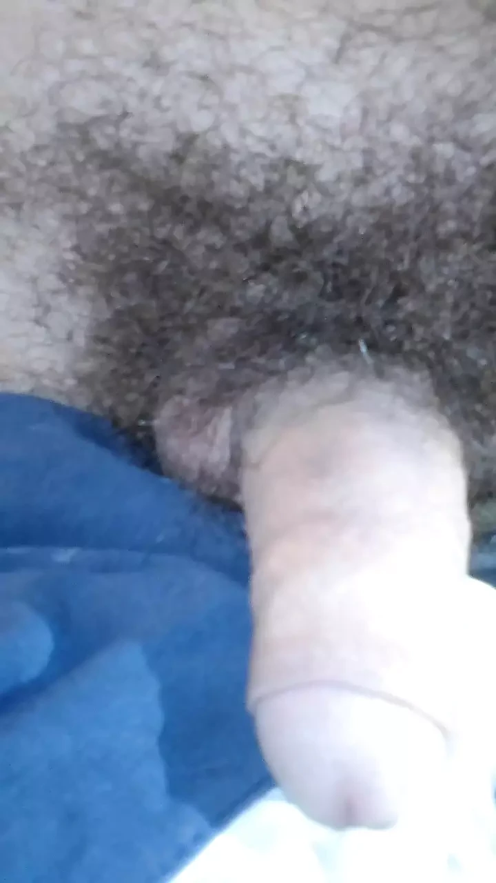 Jeune porno colombien avec un très gros pénis