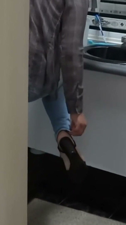 The stepson of the maid makes a great cumshot on my wife's ass with her jeans on | Clip 1