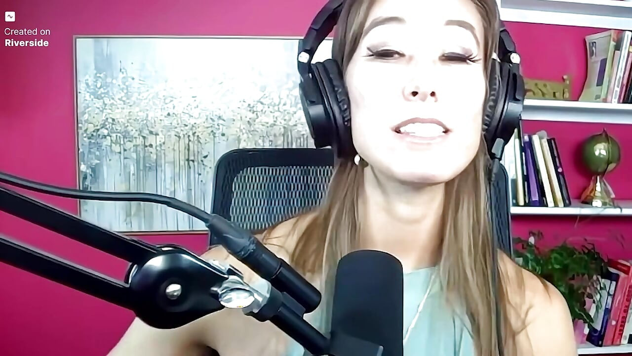 Trikepatrol interview - Christy Love (pastoor, volwassen artiest en komedie!)