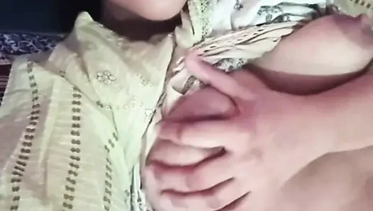 Büyük memeli ve sıkı amcıklı ateşli öğretmen