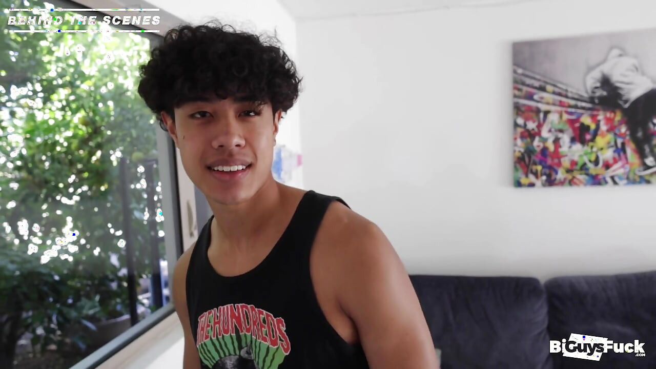 Dillion'un ilk gergin videosu. Biseksüel seks eğlencesi:)