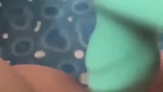 Aku suka muasin dirinya sendiri pakai dildo