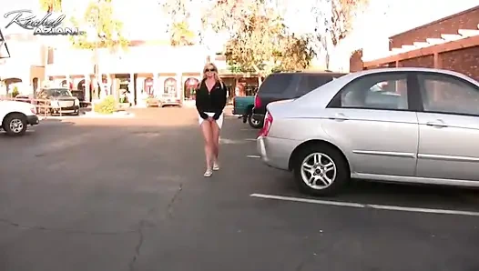 Rachel açık havada mastürbasyon yapıyor