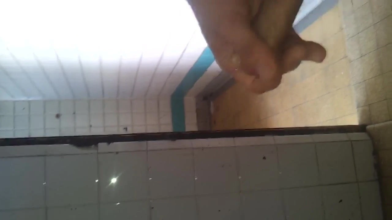 ejac masturbation publique 2