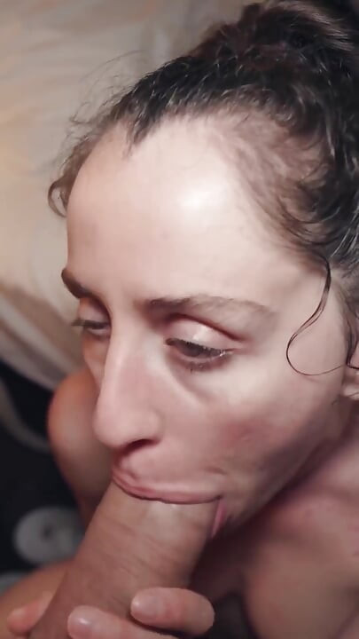 보지 삽입을 촉구하는 창백한 연인