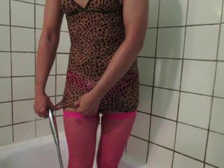 Leopard slut in shower
