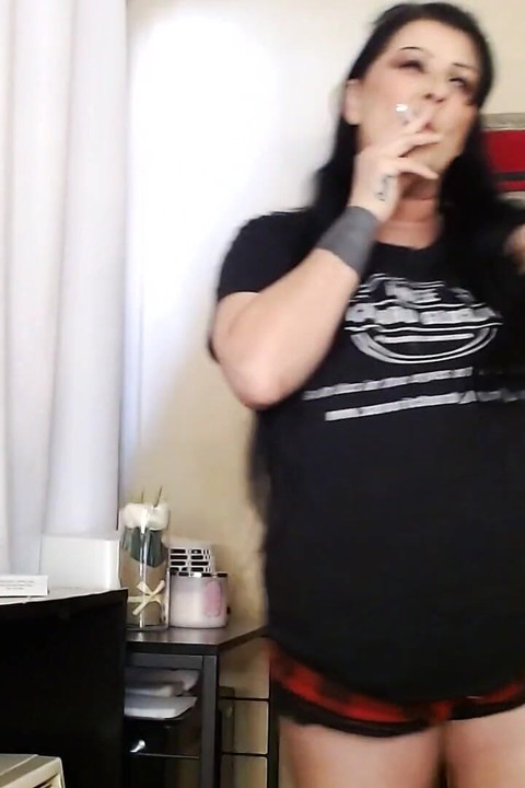 Pregnant Does She Get Caught Smoking