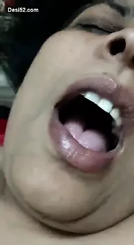 HORNY BIG BOOBED AUNTY IN MOOD