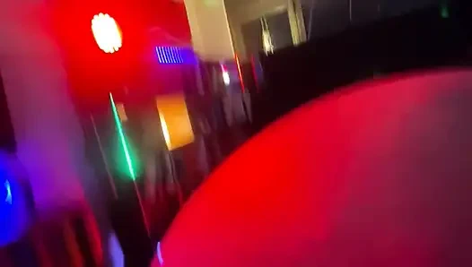 Развлечение у бильярдного стола