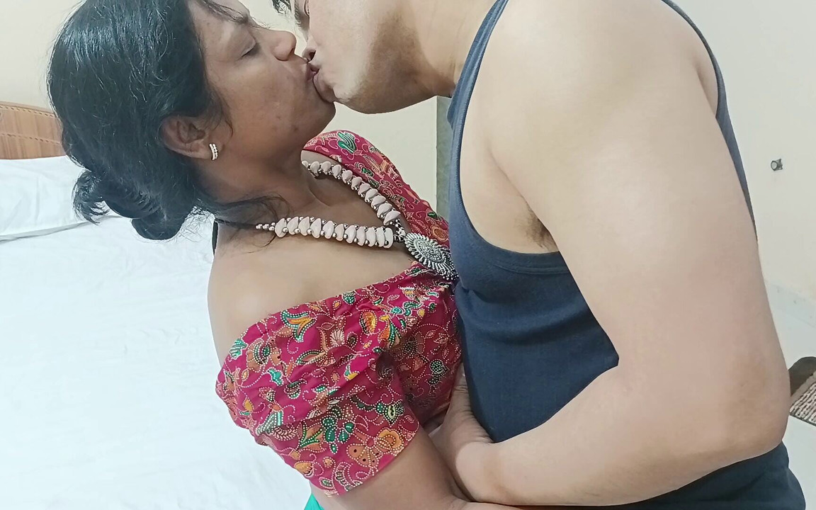 Beautiful Indian Sexy Bhabhi Simran Shared Bed and Hot Romantic Fucking with Her Boyfriend