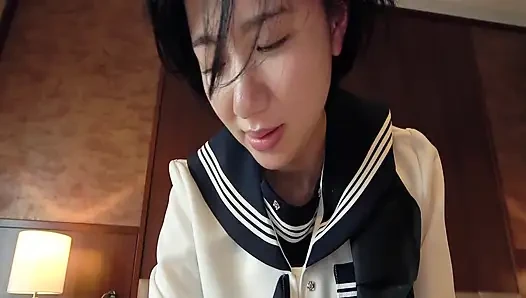 Молодая женщина в ловушке бремени клана приходит в удовольствие, против нее пытались противостоять