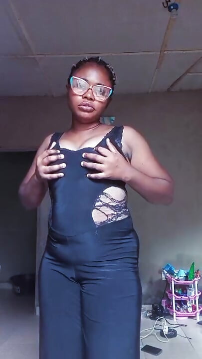 Nigerianisches Mädchen squirted live auf dem Stream