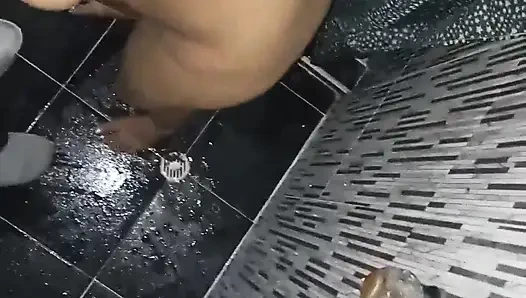 New York Abd'li 18 yaşındaki esmer büyük sarkık memeler üvey erkek kardeşinin büyük yarağını sikiyor lütfen