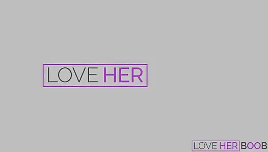 Bella Bella Bella'nın emilebilir doğum günü göğüsleri