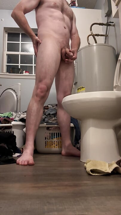 Kasnonoćno gola, a zatim presvlačenje rublja