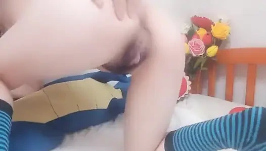 Nake Hana полностью в сексуальном теле получает игрушку для траха
