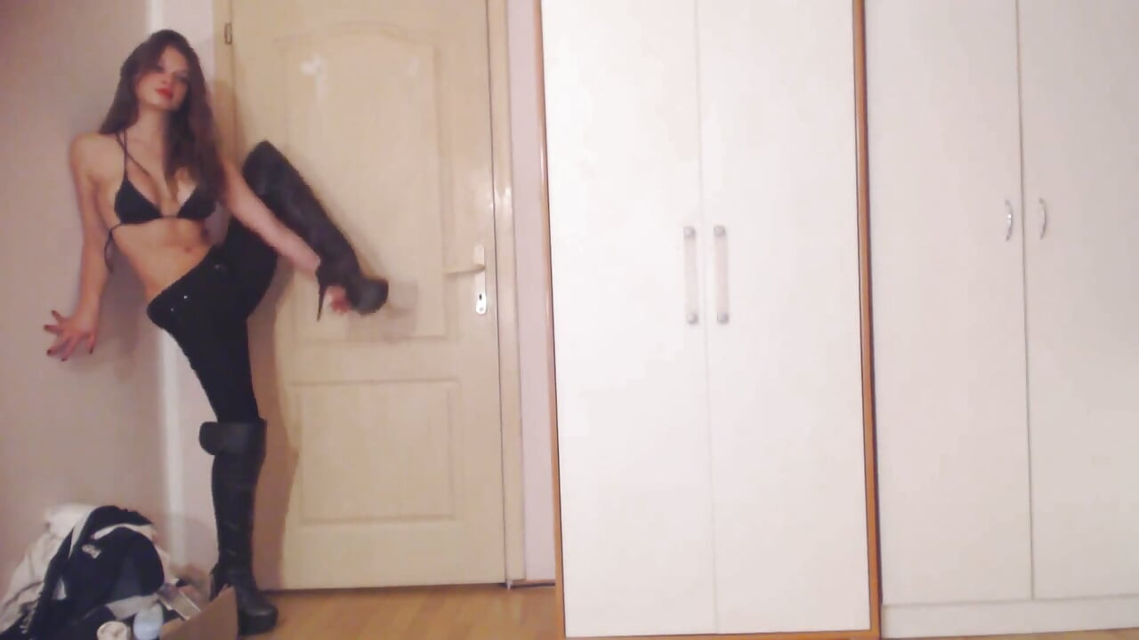 Το καυτό ερωτικό σέξι παιχνίδι της Vivien