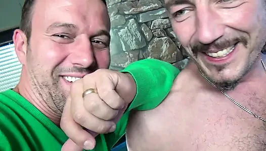 Threesome anal fuck in double penetration pound