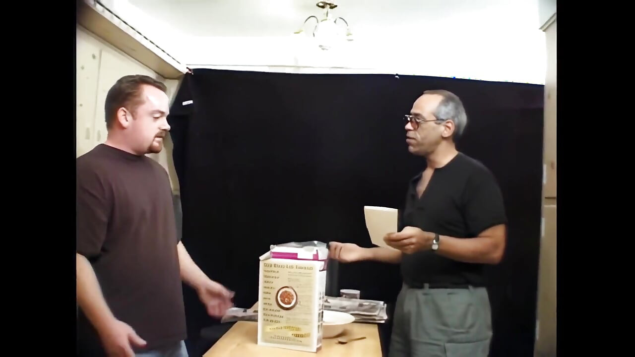 O soție însărcinată plină de lapte ia la prelucrat pula mare a soțului ei, episodul # 02